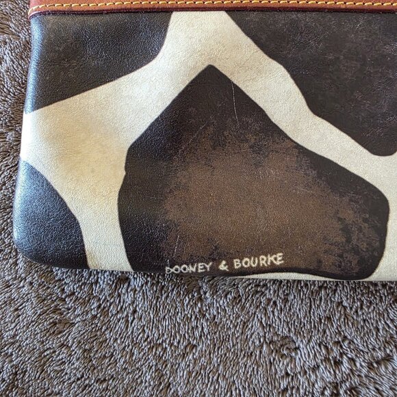 Dooney & Bourke Giraffe Print Wristlet Mini Shoulder Bag Brown Cream Leather - Picture 5 of 13